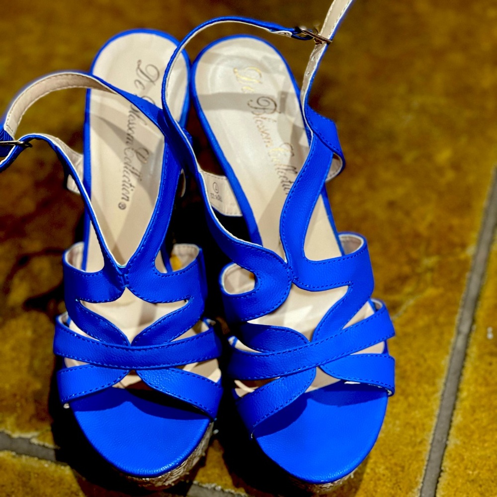 Blue wedges